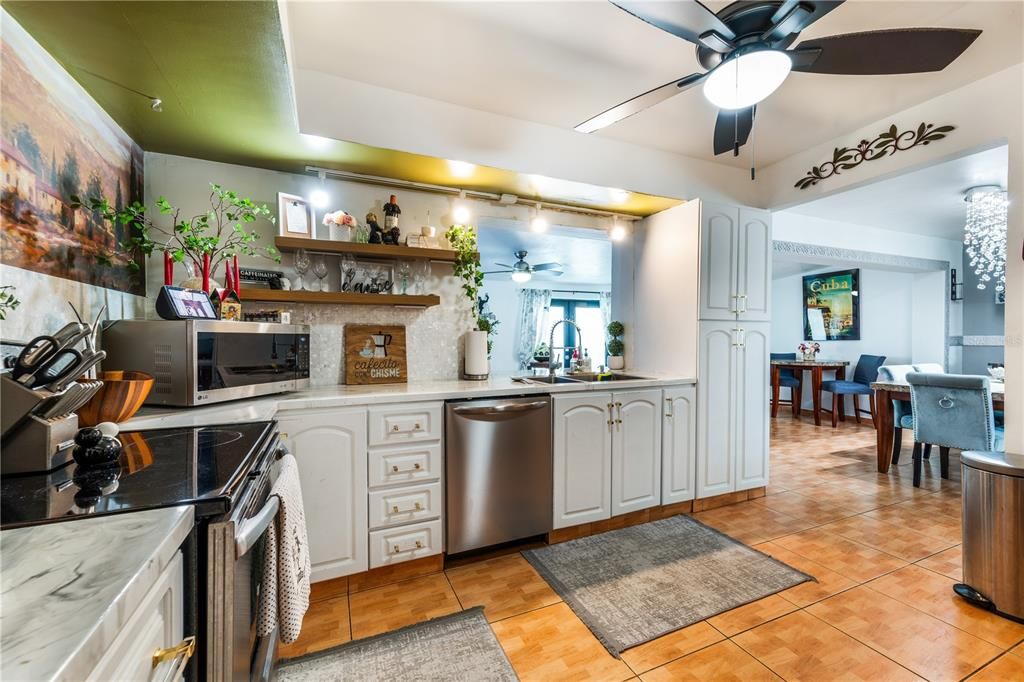 For Sale: $825,000 (4 beds, 3 baths, 2003 Square Feet)