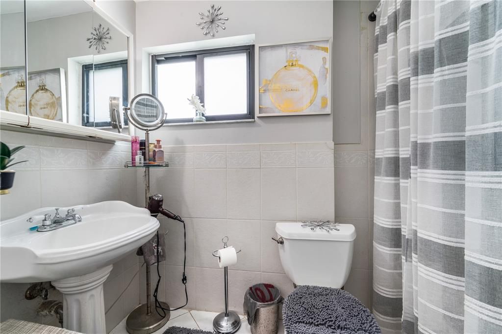 For Sale: $825,000 (4 beds, 3 baths, 2003 Square Feet)