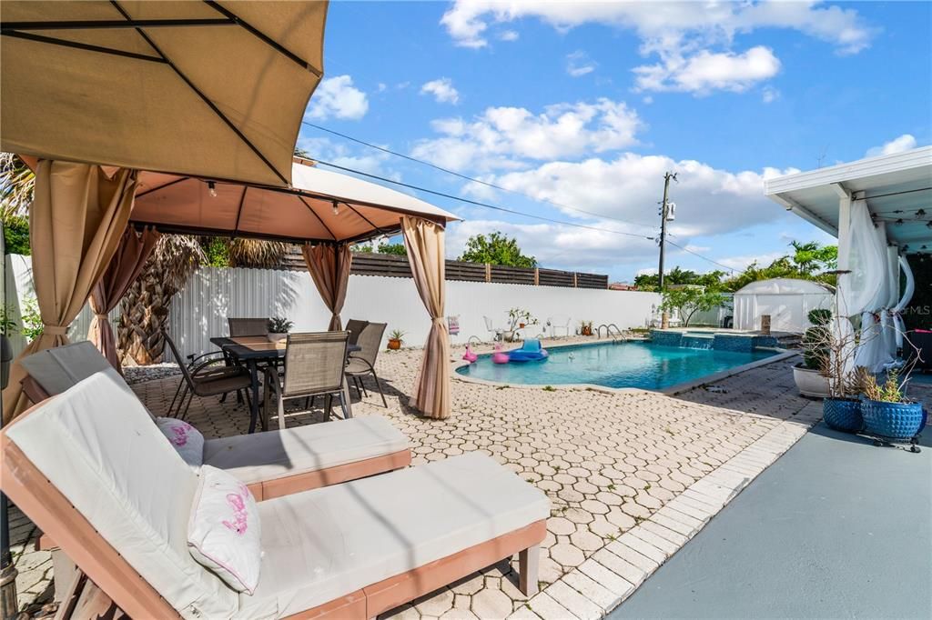 For Sale: $825,000 (4 beds, 3 baths, 2003 Square Feet)