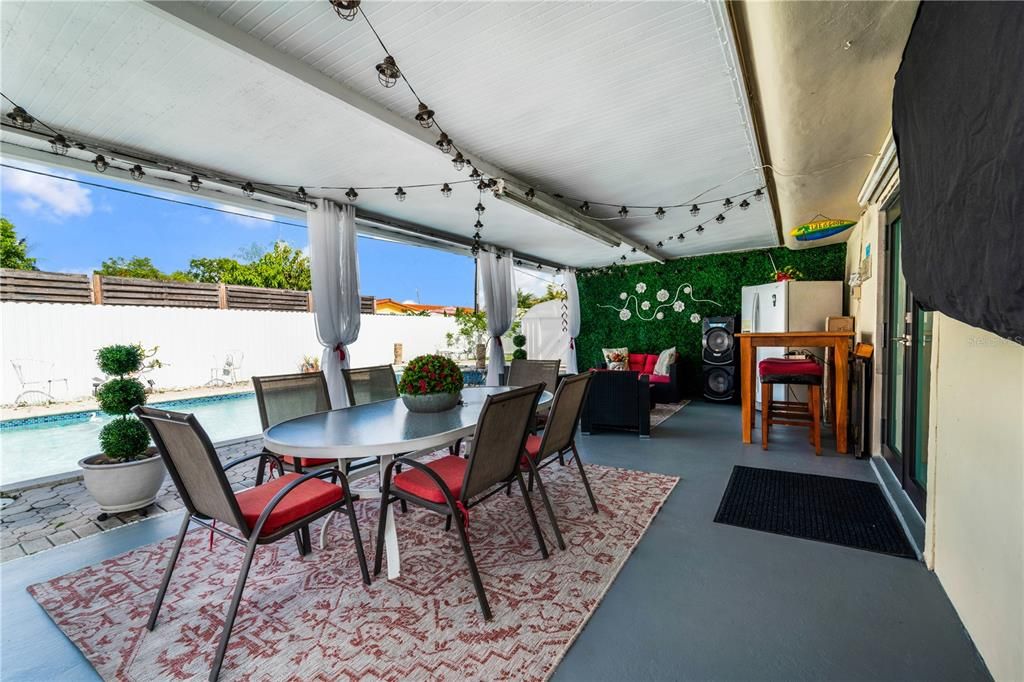 For Sale: $825,000 (4 beds, 3 baths, 2003 Square Feet)