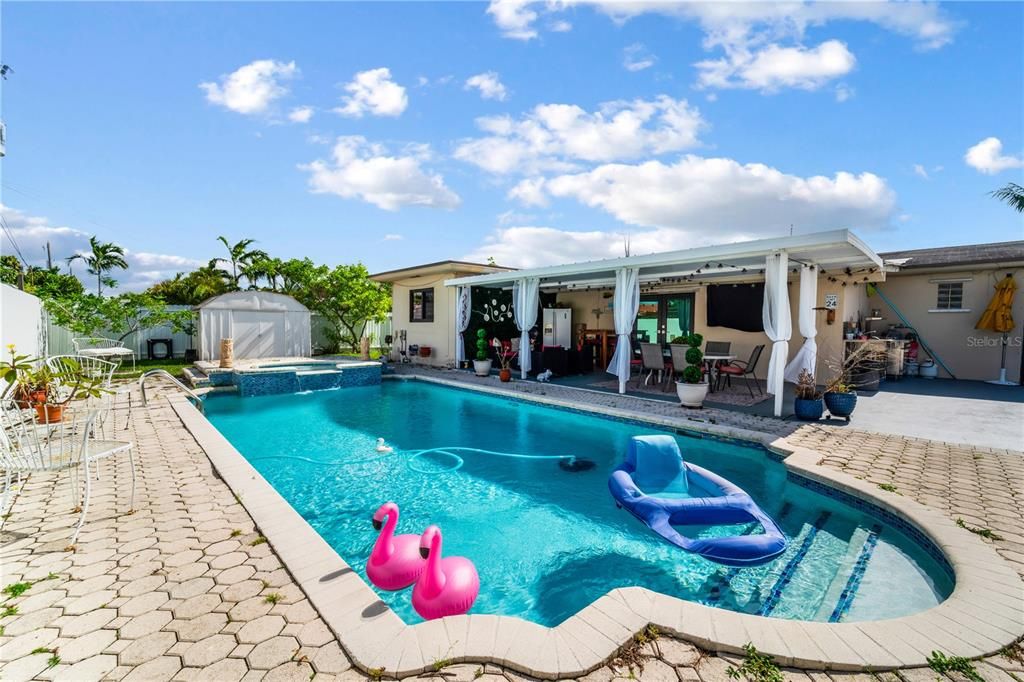 For Sale: $825,000 (4 beds, 3 baths, 2003 Square Feet)