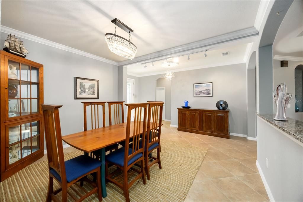 待售: $599,000 (4 贝兹, 2 浴室, 2251 平方英尺)