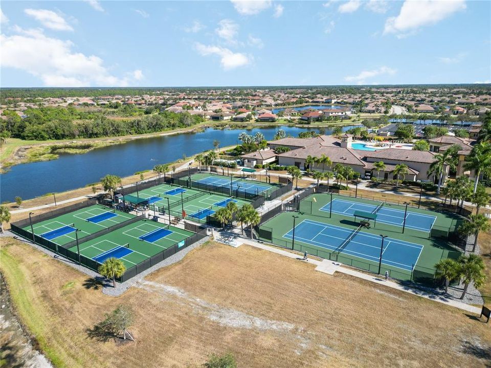 待售: $599,000 (4 贝兹, 2 浴室, 2251 平方英尺)