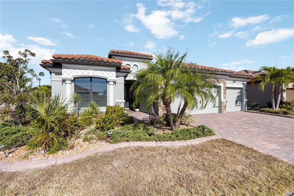 待售: $599,000 (4 贝兹, 2 浴室, 2251 平方英尺)