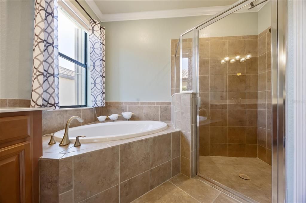 待售: $599,000 (4 贝兹, 2 浴室, 2251 平方英尺)