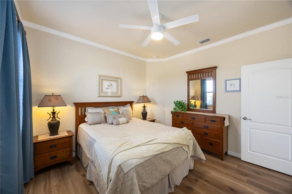 待售: $599,000 (4 贝兹, 2 浴室, 2251 平方英尺)