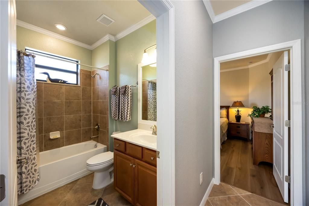 待售: $599,000 (4 贝兹, 2 浴室, 2251 平方英尺)