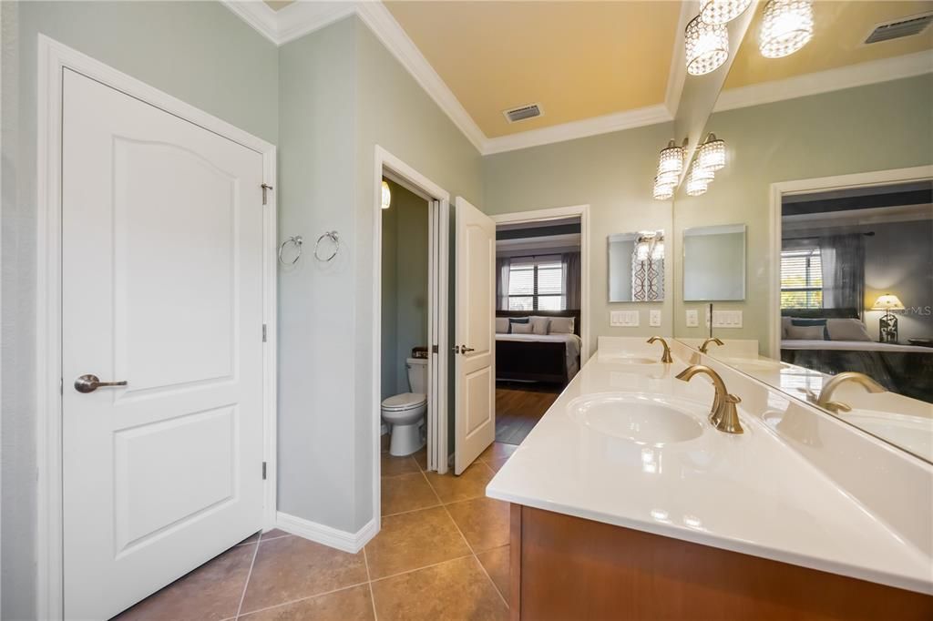 待售: $599,000 (4 贝兹, 2 浴室, 2251 平方英尺)