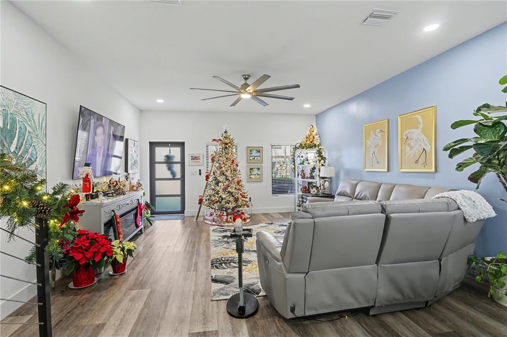 待售: $659,900 (3 贝兹, 2 浴室, 2351 平方英尺)