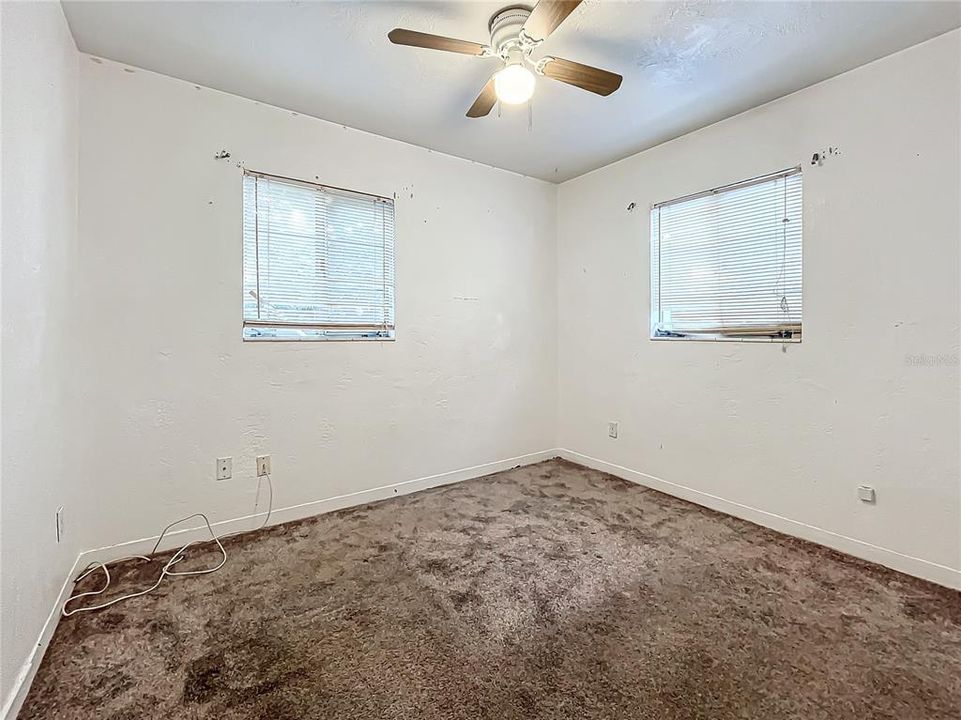 For Sale: $169,900 (2 beds, 1 baths, 776 Square Feet)