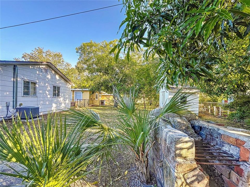 For Sale: $169,900 (2 beds, 1 baths, 776 Square Feet)