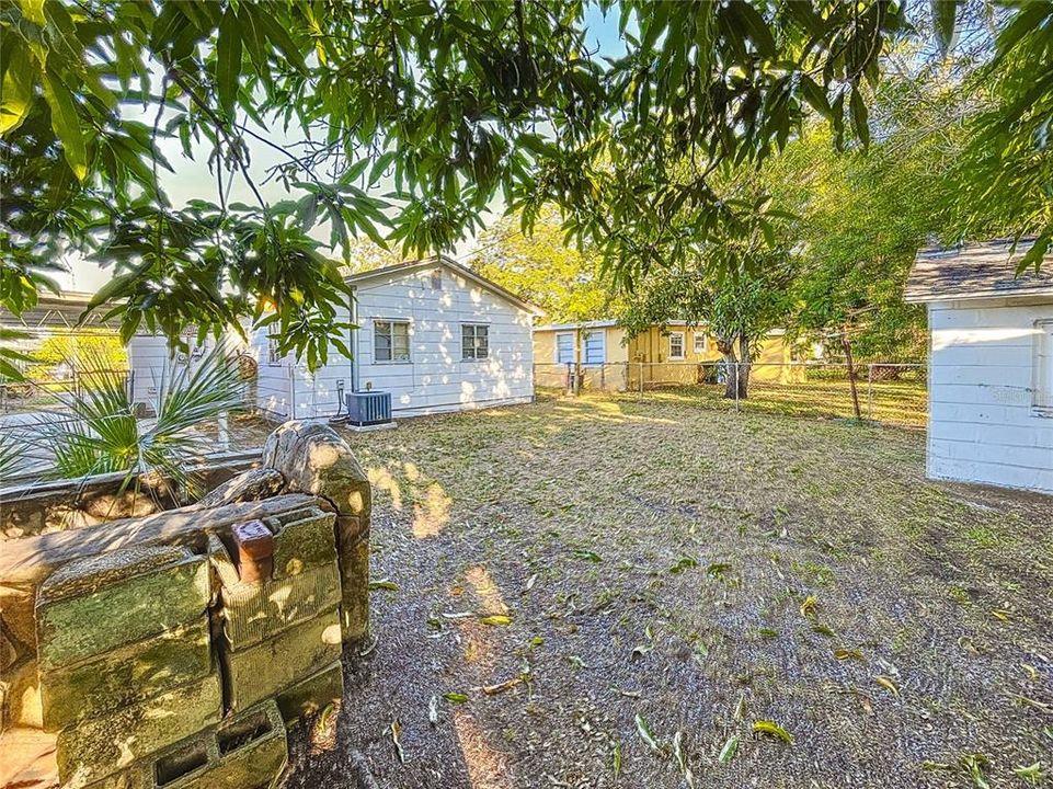 For Sale: $169,900 (2 beds, 1 baths, 776 Square Feet)