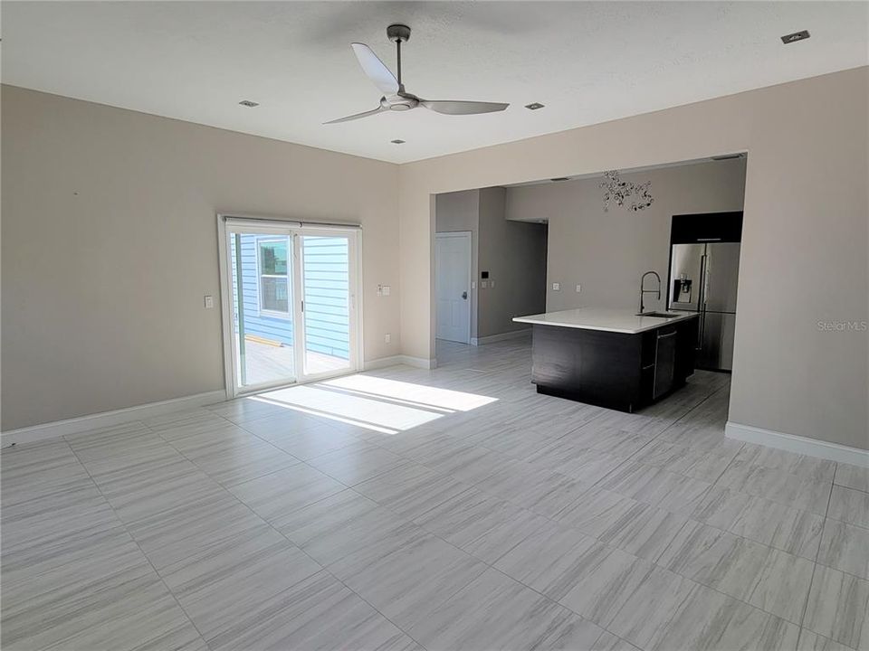 出租: $4,500 (3 贝兹, 3 浴室, 2970 平方英尺)