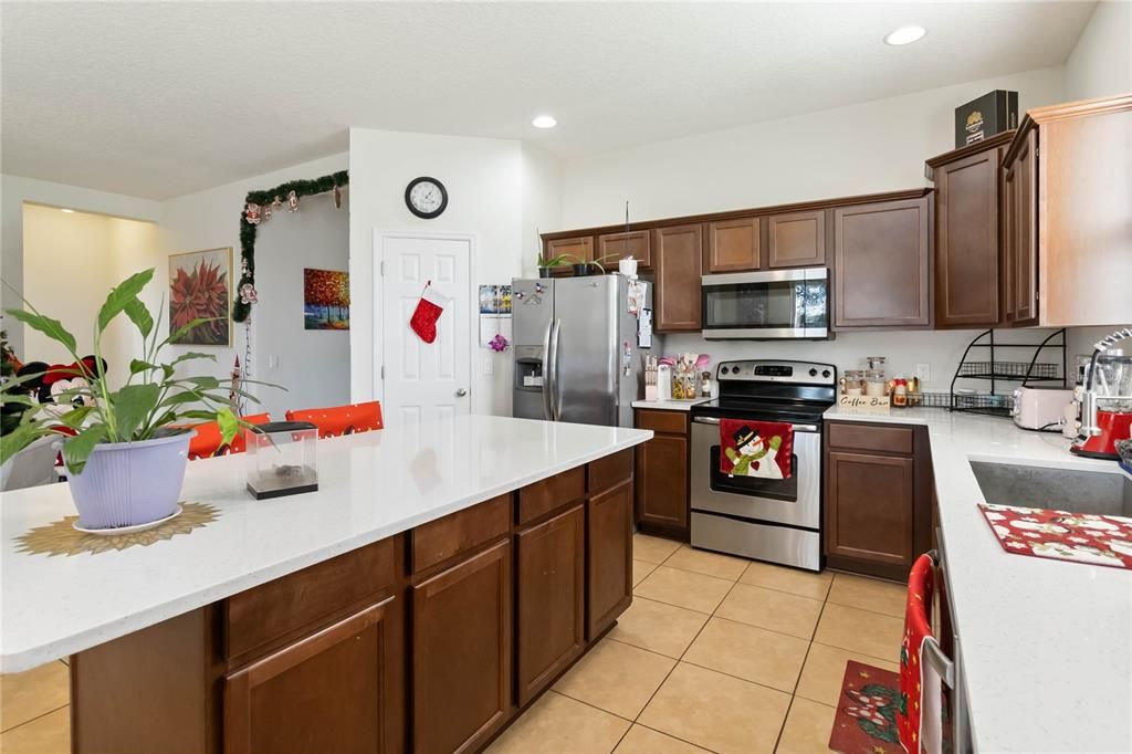 For Sale: $425,000 (4 beds, 2 baths, 1859 Square Feet)