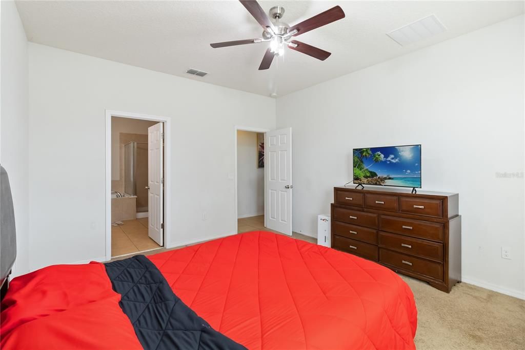 For Sale: $425,000 (4 beds, 2 baths, 1859 Square Feet)