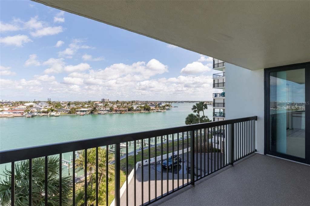 For Sale: $700,000 (2 beds, 2 baths, 1430 Square Feet)