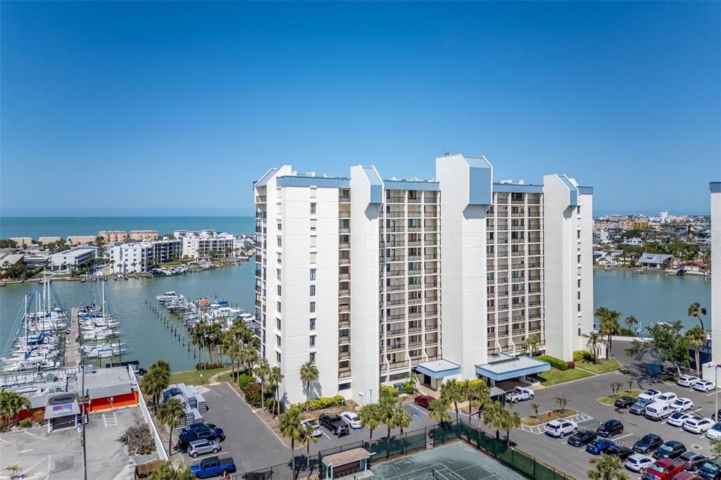 For Sale: $700,000 (2 beds, 2 baths, 1430 Square Feet)