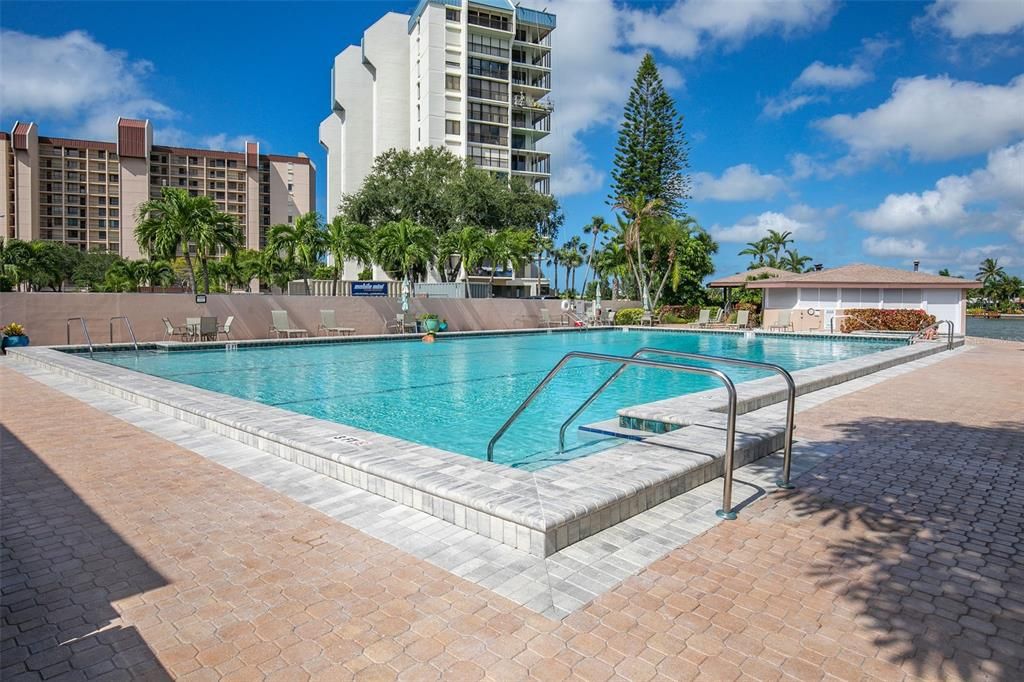 For Sale: $700,000 (2 beds, 2 baths, 1430 Square Feet)