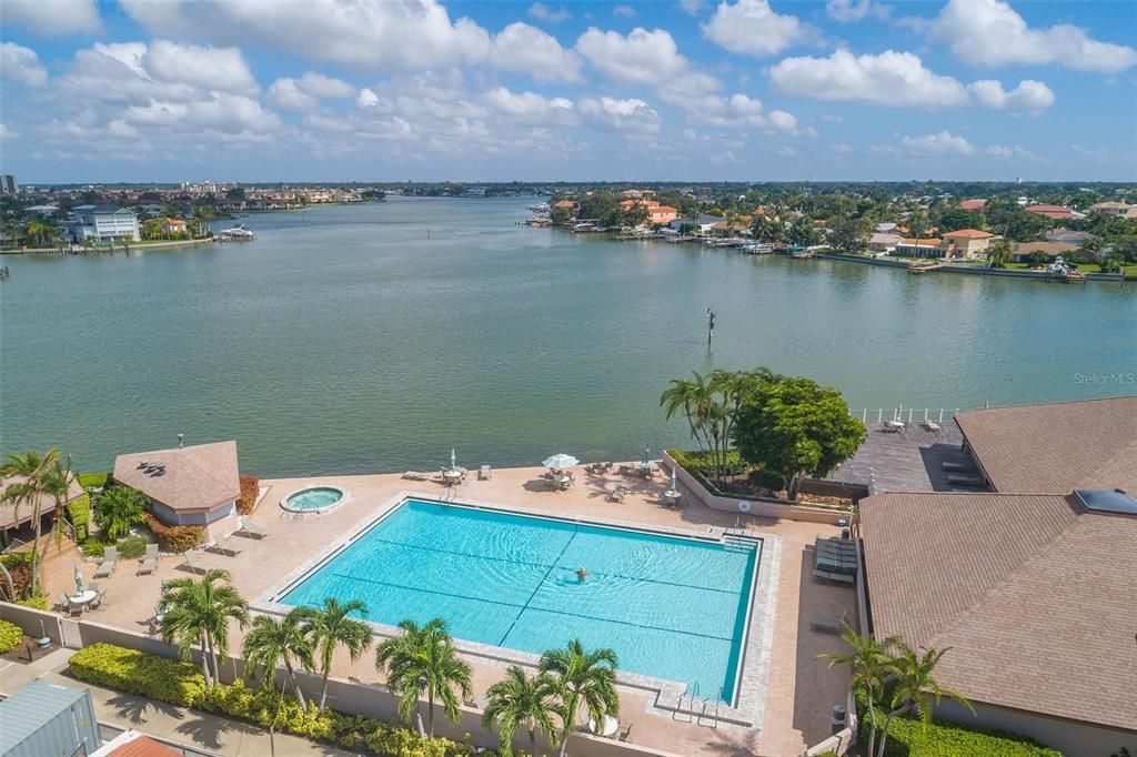 For Sale: $700,000 (2 beds, 2 baths, 1430 Square Feet)