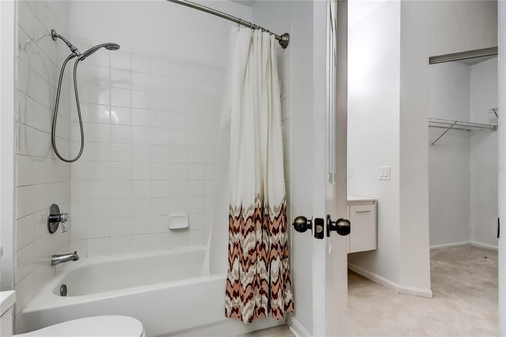 For Rent: $2,450 (3 beds, 2 baths, 1445 Square Feet)