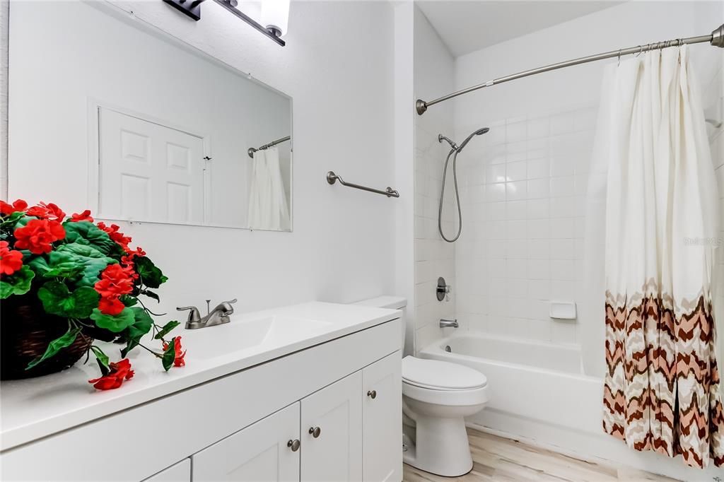 For Rent: $2,450 (3 beds, 2 baths, 1445 Square Feet)