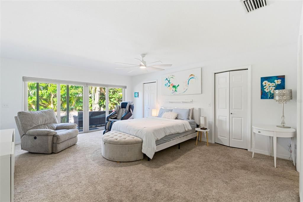 For Sale: $915,000 (4 beds, 2 baths, 3364 Square Feet)