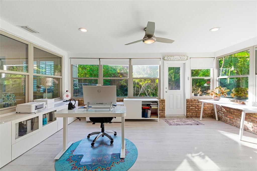 For Sale: $915,000 (4 beds, 2 baths, 3364 Square Feet)