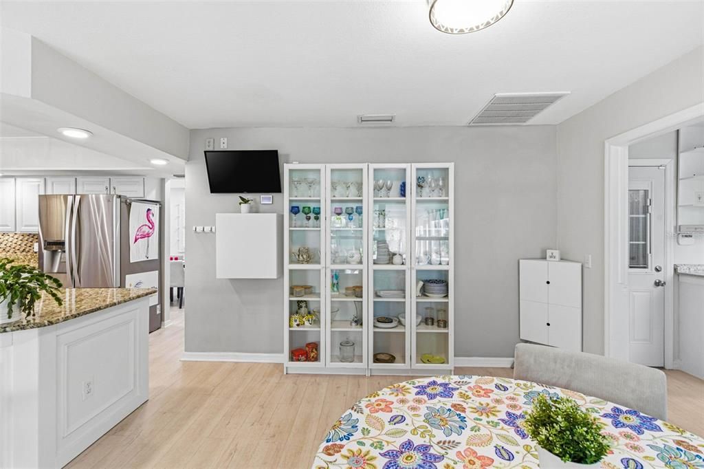 For Sale: $915,000 (4 beds, 2 baths, 3364 Square Feet)