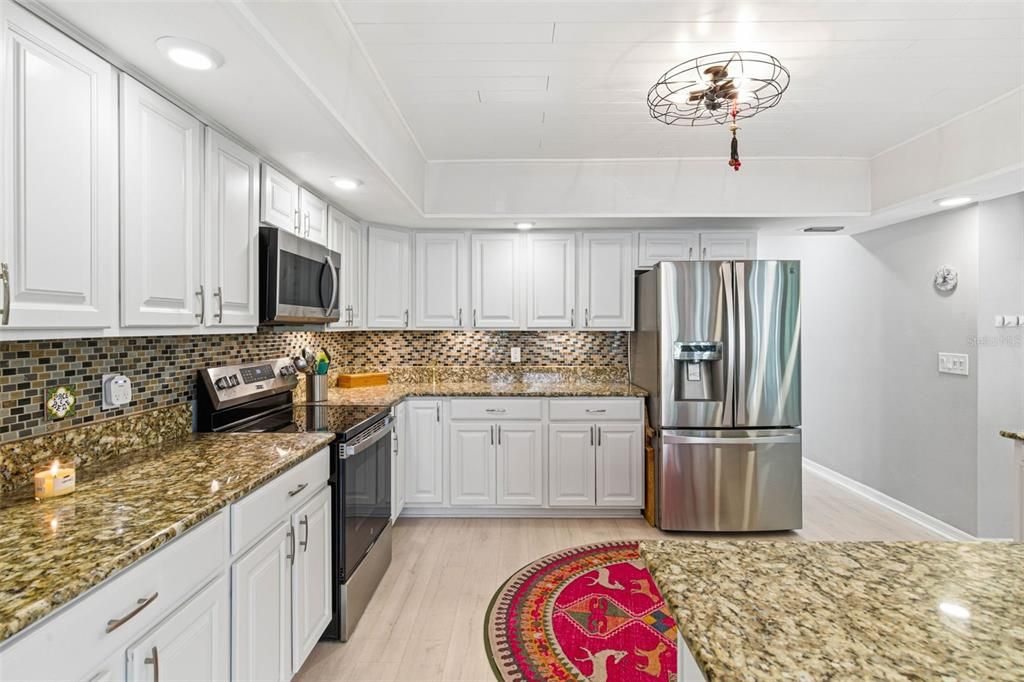 For Sale: $915,000 (4 beds, 2 baths, 3364 Square Feet)