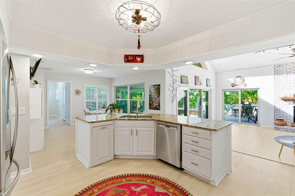 For Sale: $915,000 (4 beds, 2 baths, 3364 Square Feet)