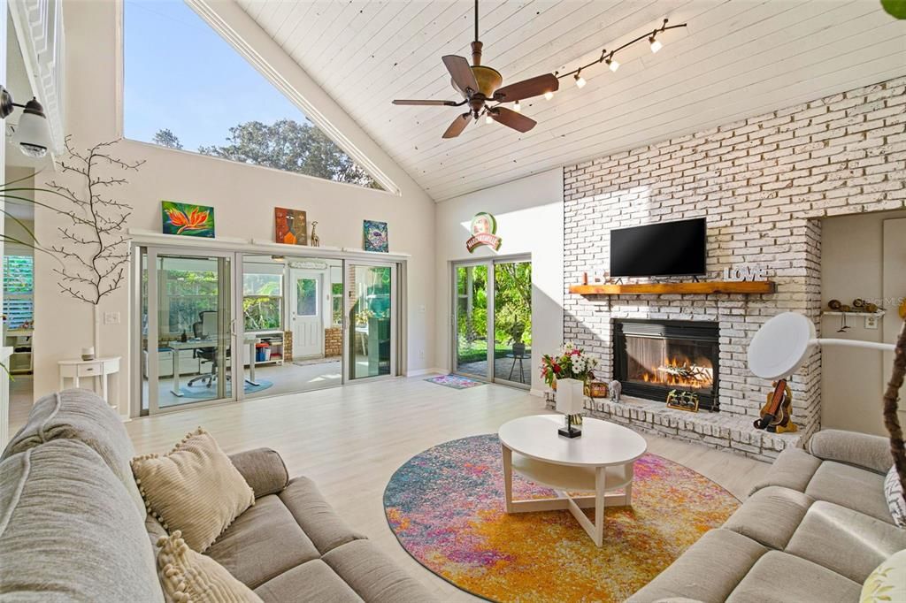 For Sale: $915,000 (4 beds, 2 baths, 3364 Square Feet)