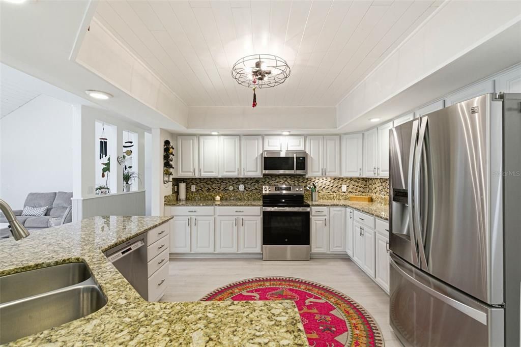 For Sale: $915,000 (4 beds, 2 baths, 3364 Square Feet)