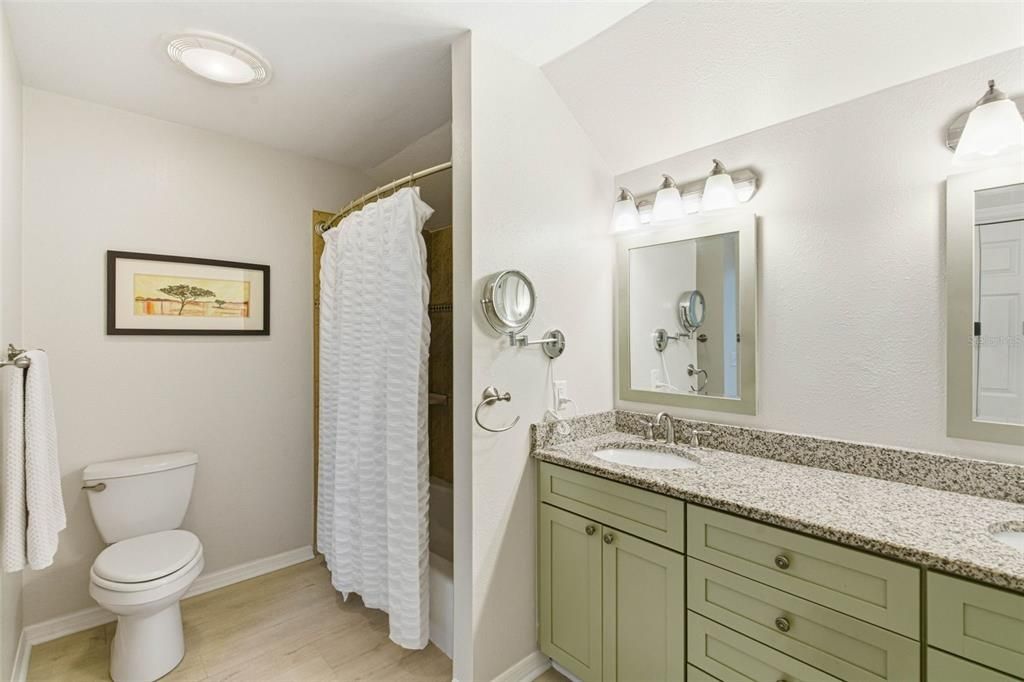 For Sale: $915,000 (4 beds, 2 baths, 3364 Square Feet)