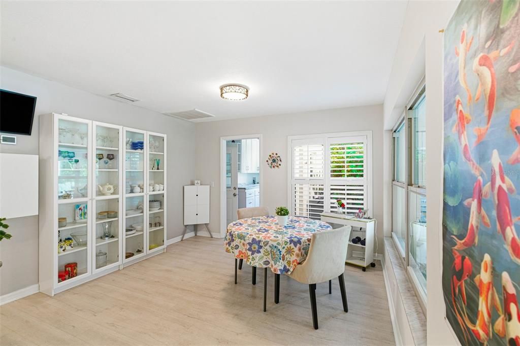 For Sale: $915,000 (4 beds, 2 baths, 3364 Square Feet)