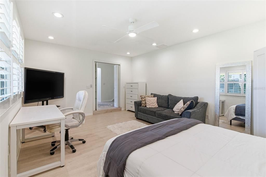 For Sale: $915,000 (4 beds, 2 baths, 3364 Square Feet)