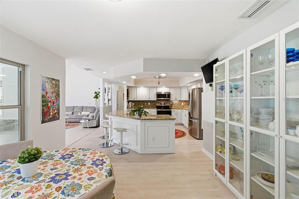 For Sale: $915,000 (4 beds, 2 baths, 3364 Square Feet)