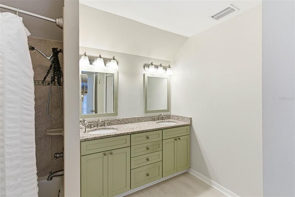 For Sale: $915,000 (4 beds, 2 baths, 3364 Square Feet)