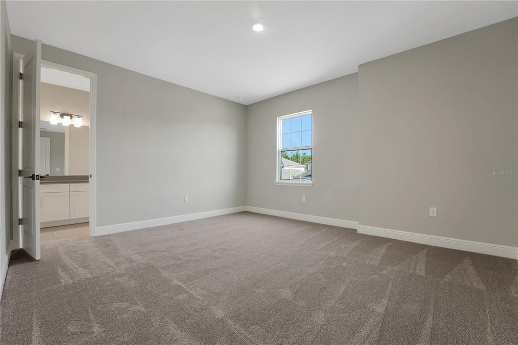 For Sale: $1,104,772 (6 beds, 3 baths, 3550 Square Feet)