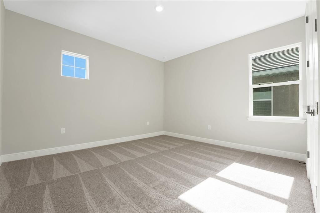 For Sale: $1,104,772 (6 beds, 3 baths, 3550 Square Feet)