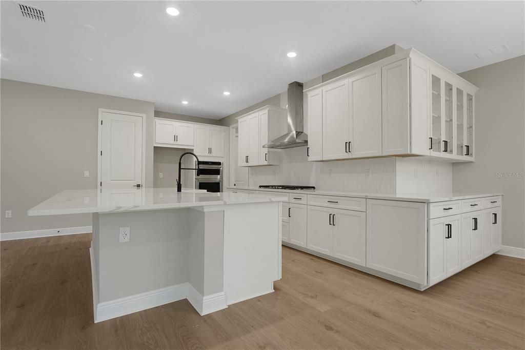 For Sale: $1,104,772 (6 beds, 3 baths, 3550 Square Feet)