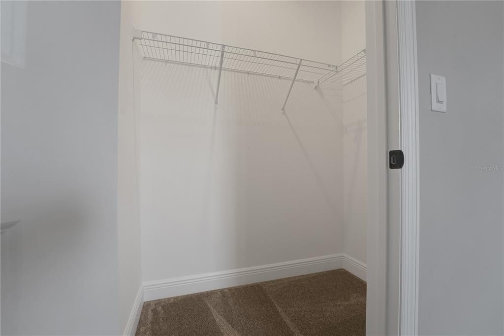 For Sale: $1,104,772 (6 beds, 3 baths, 3550 Square Feet)