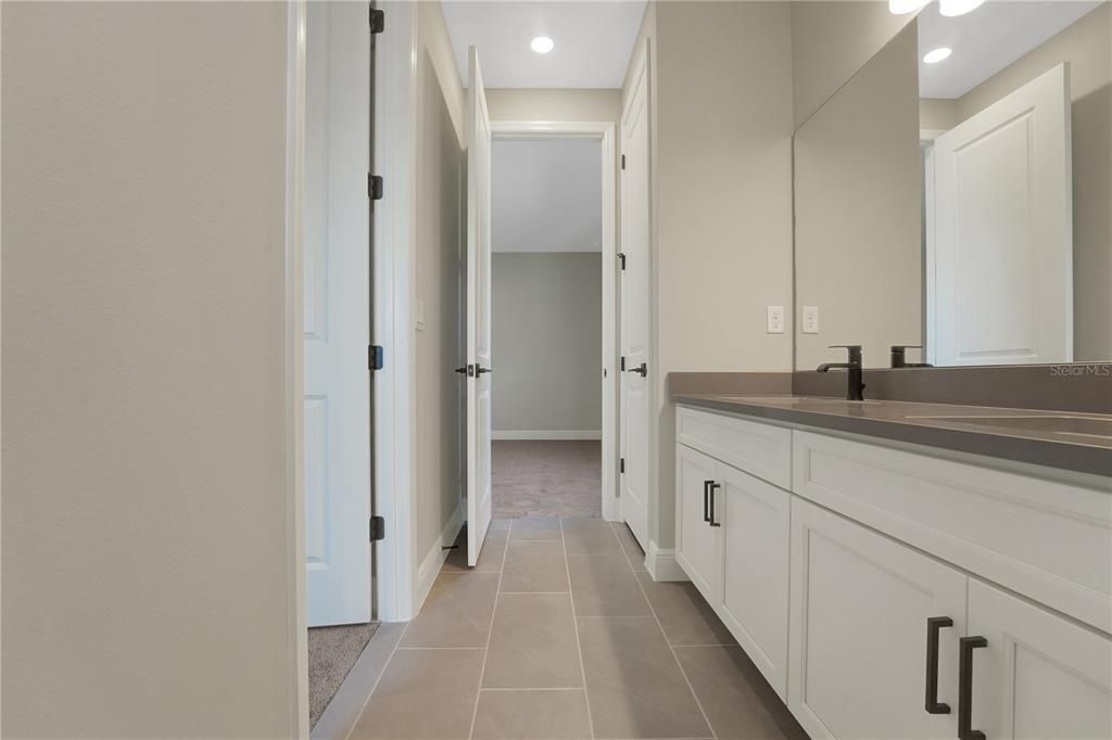 For Sale: $1,104,772 (6 beds, 3 baths, 3550 Square Feet)