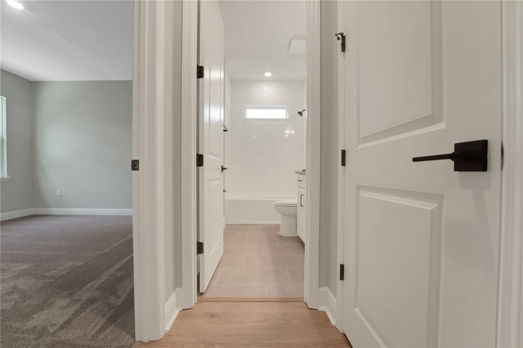 For Sale: $1,104,772 (6 beds, 3 baths, 3550 Square Feet)