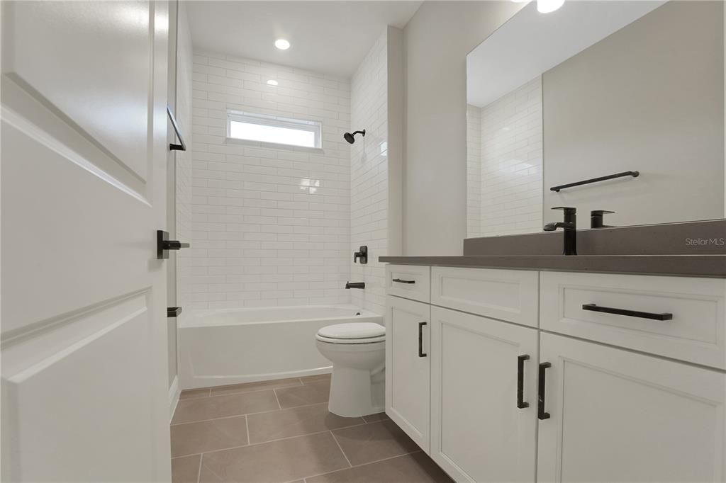 For Sale: $1,104,772 (6 beds, 3 baths, 3550 Square Feet)