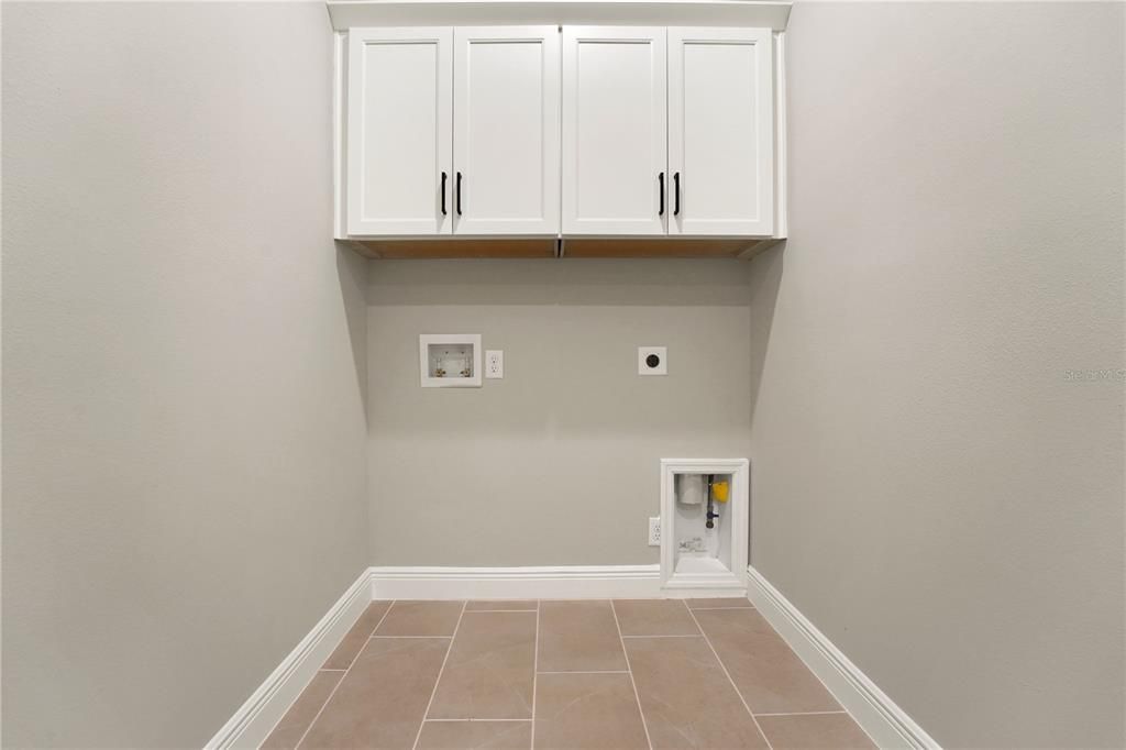 For Sale: $1,104,772 (6 beds, 3 baths, 3550 Square Feet)