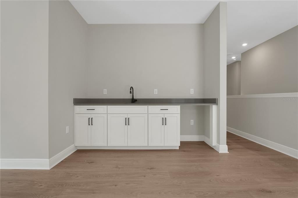 For Sale: $1,104,772 (6 beds, 3 baths, 3550 Square Feet)