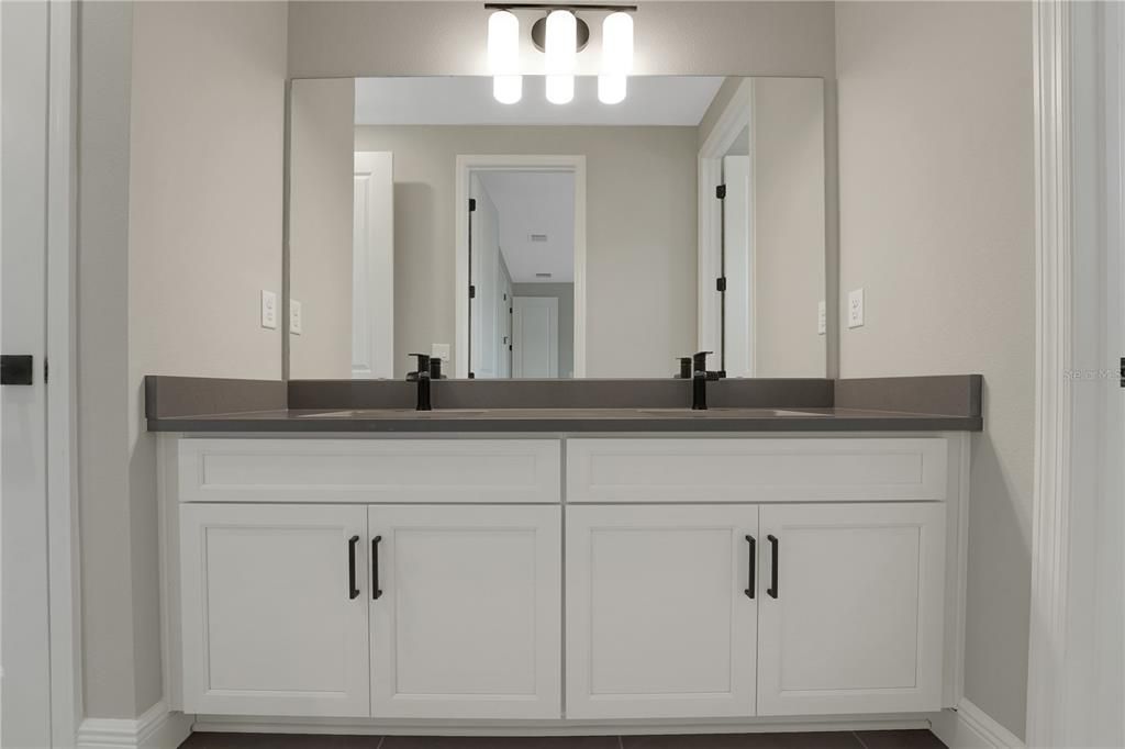 For Sale: $1,104,772 (6 beds, 3 baths, 3550 Square Feet)