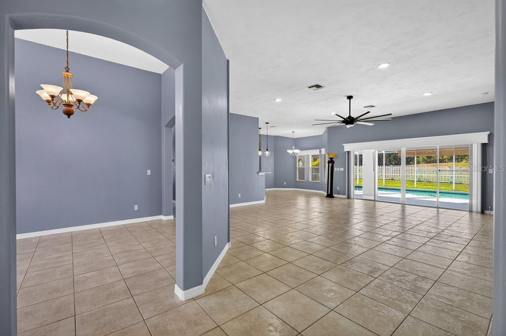 For Sale: $485,000 (4 beds, 3 baths, 2541 Square Feet)