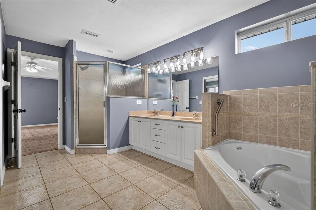 For Sale: $485,000 (4 beds, 3 baths, 2541 Square Feet)