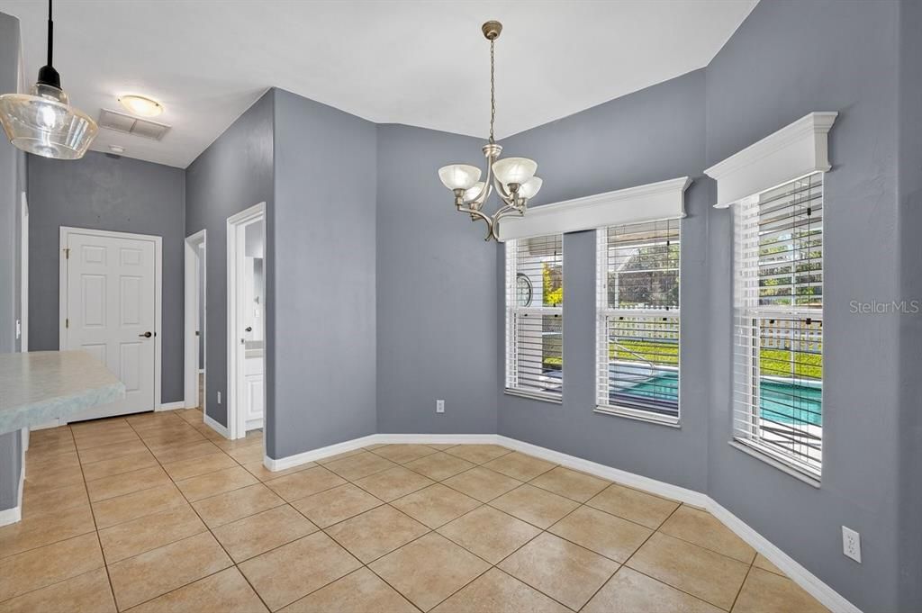 For Sale: $485,000 (4 beds, 3 baths, 2541 Square Feet)